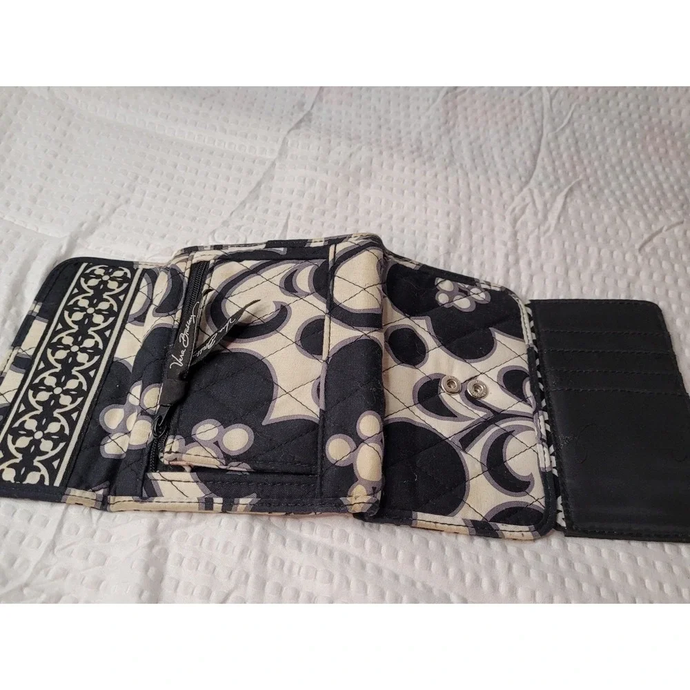 Vera Bradley‎ Trifold Wallet - Picture 3 of 6